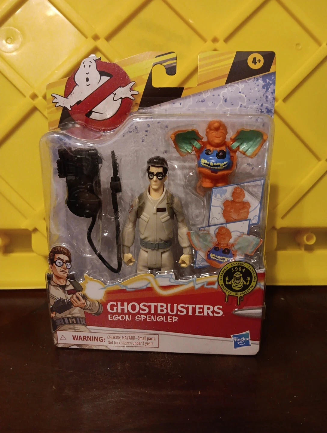 Ghostbusters Egon Spengler Figure with Ghost 2020 Classic 1984