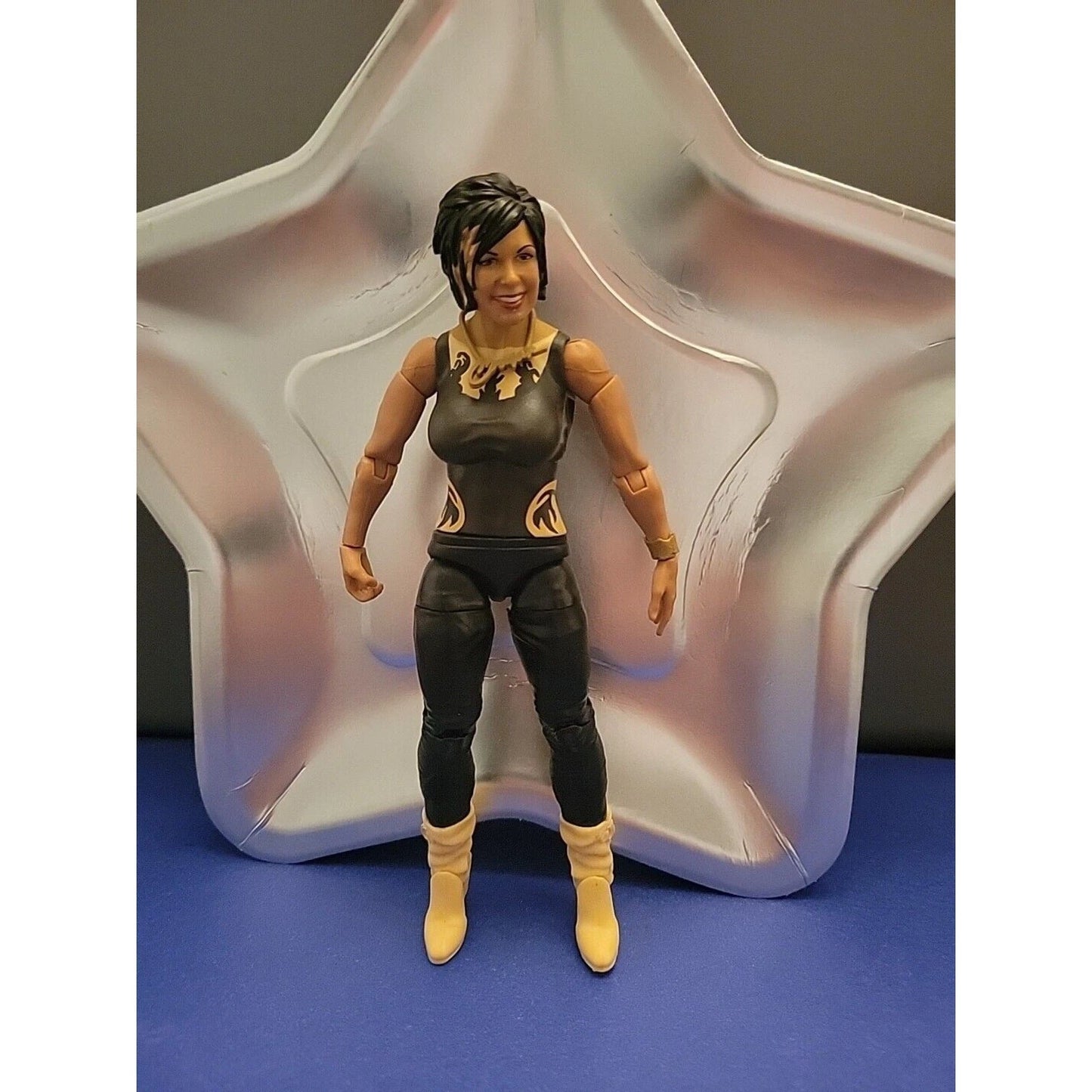 WWE Basic Series 38 Vickie Guerrero 7” Action Figure W/ Cougar Chain Mattel 2011
