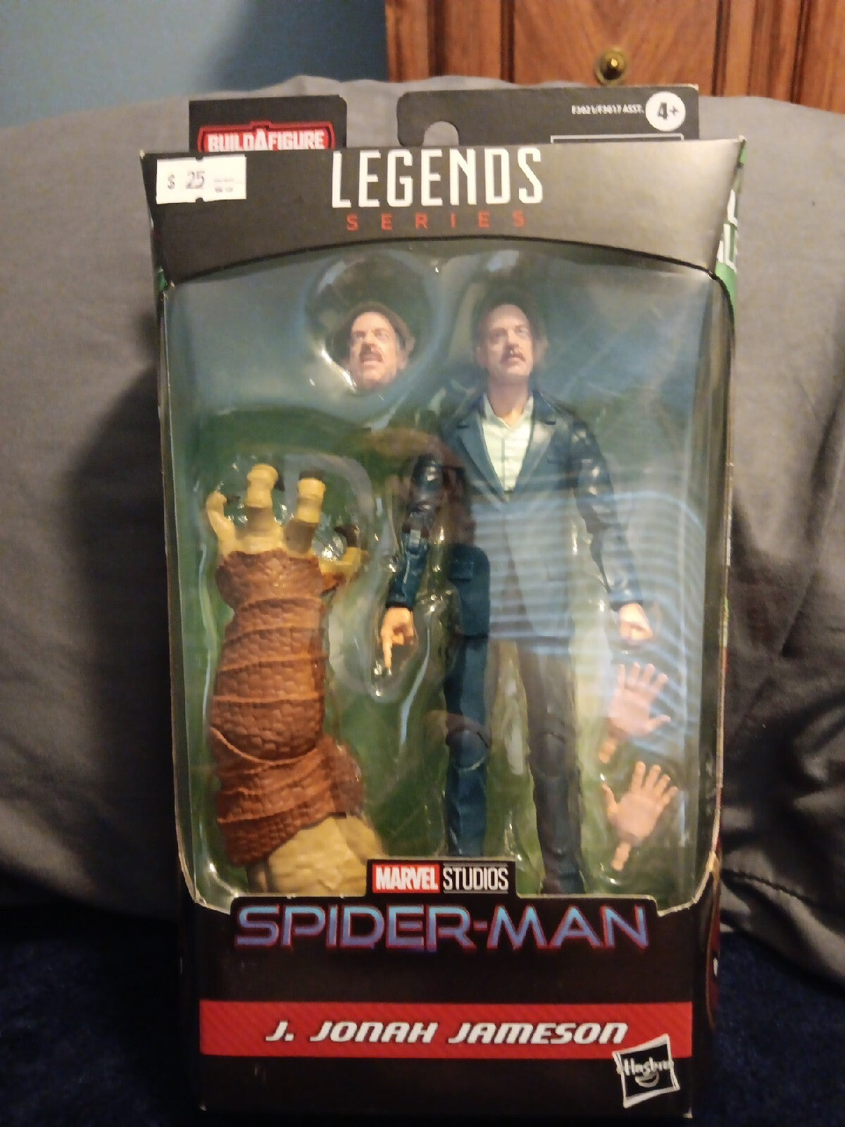 J. Jonah Jameson - Sealed 6" inch series figure - Marvel Legends srs