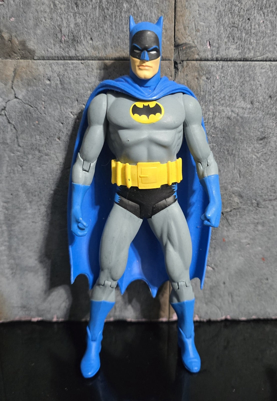 DC DIRECT COLLECTIBLES SILVER GOLDEN AGE BATMAN OF THROUGH THE AGES