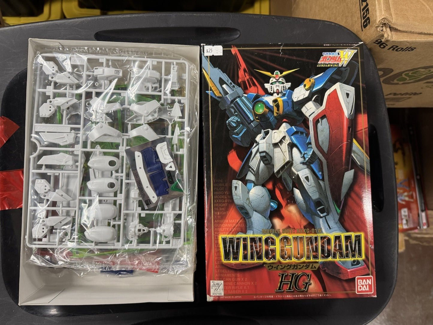 Gundam W Series HG# 1 Wing Gundam 1/100 Scale Plastic Model Bandai 1995