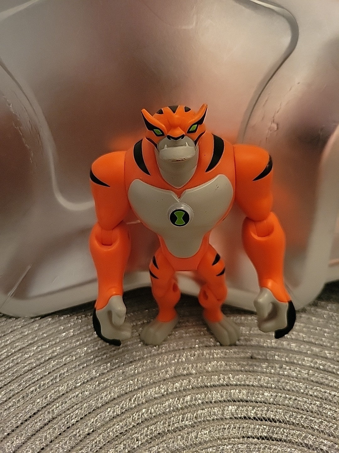 Ben 10 Ultimate Alien Rath Action Figure Bandai 2010