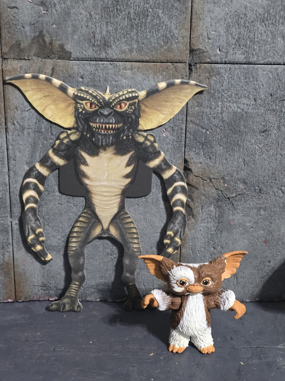 TOY FIGURE MEXICAN FIGURE GIZMO Gremlins ACTION FIGURE 2” With Gremlin CUT OUT