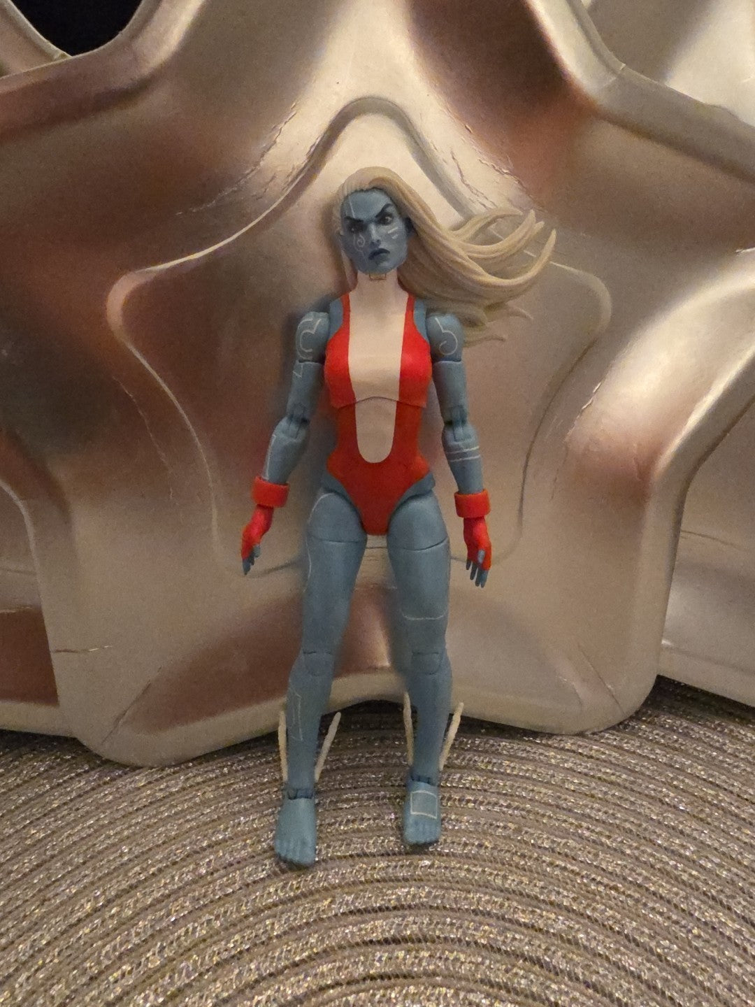 HASBRO MARVEL LEGENDS 6" Figure NAMORITA