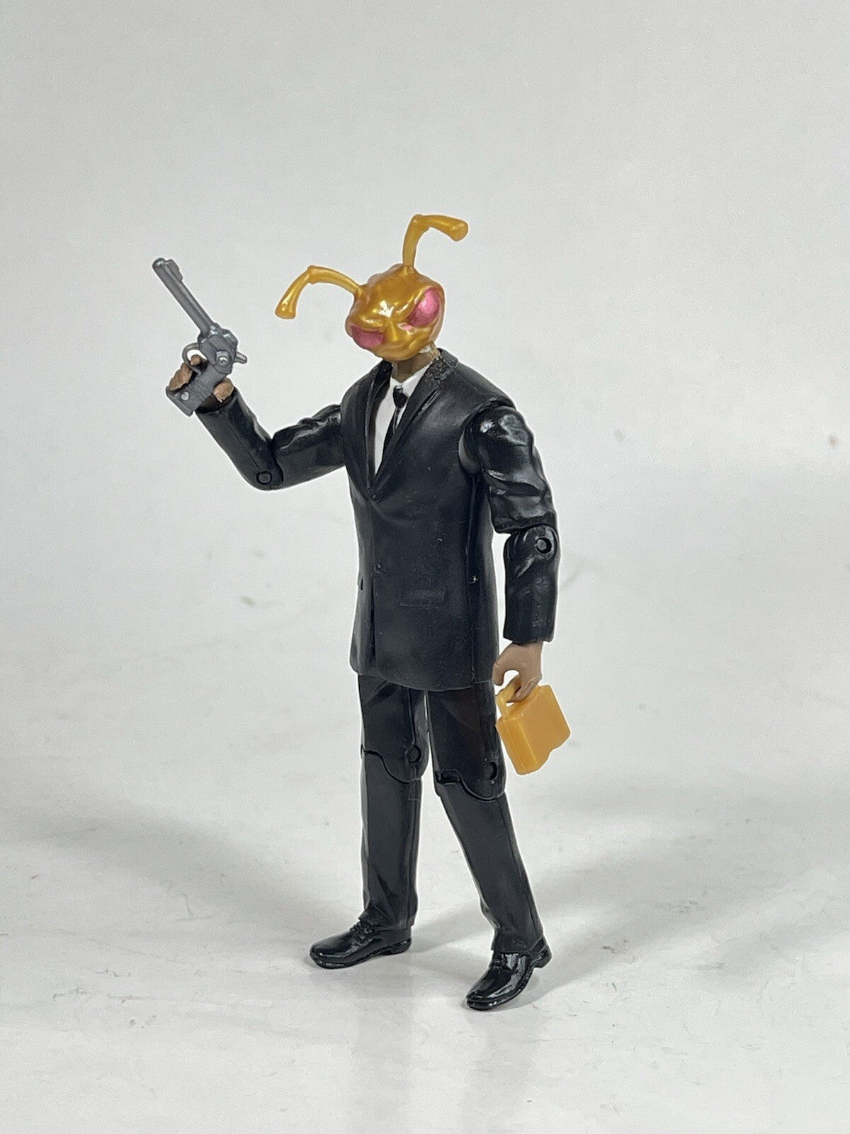 Custom Mezco 5 Points Agent Gomez Golden Roach 3.75” Mez-Its marvel universe