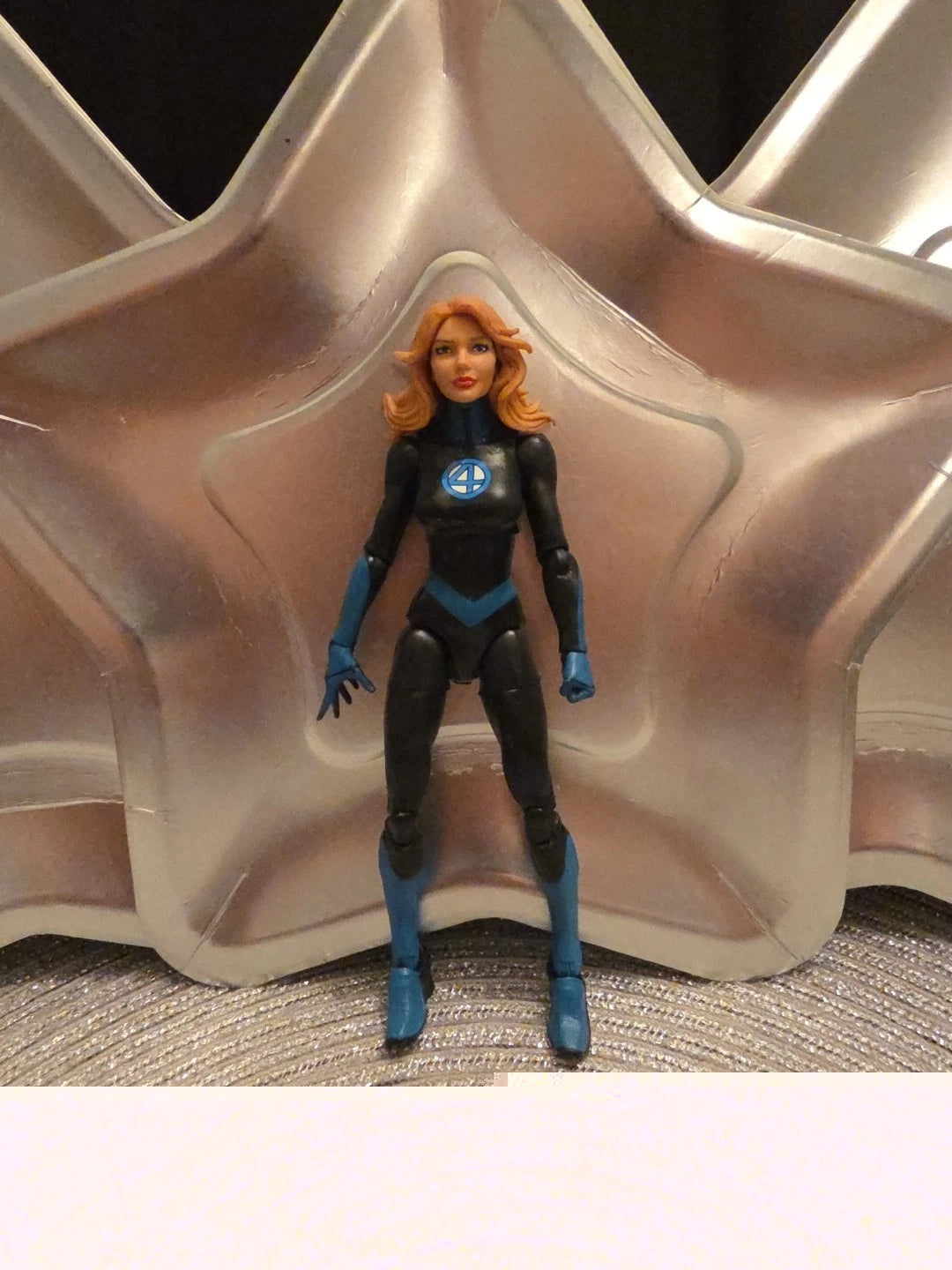 Hasbro Marvel Legends Super Skrull Series Invisible Woman 6 Inch Action Figure