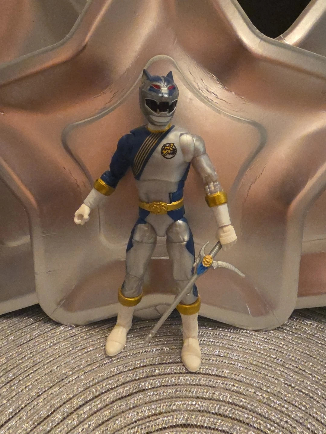 Power Rangers Lightning Collection Lunar Force Wolf Ranger Figure