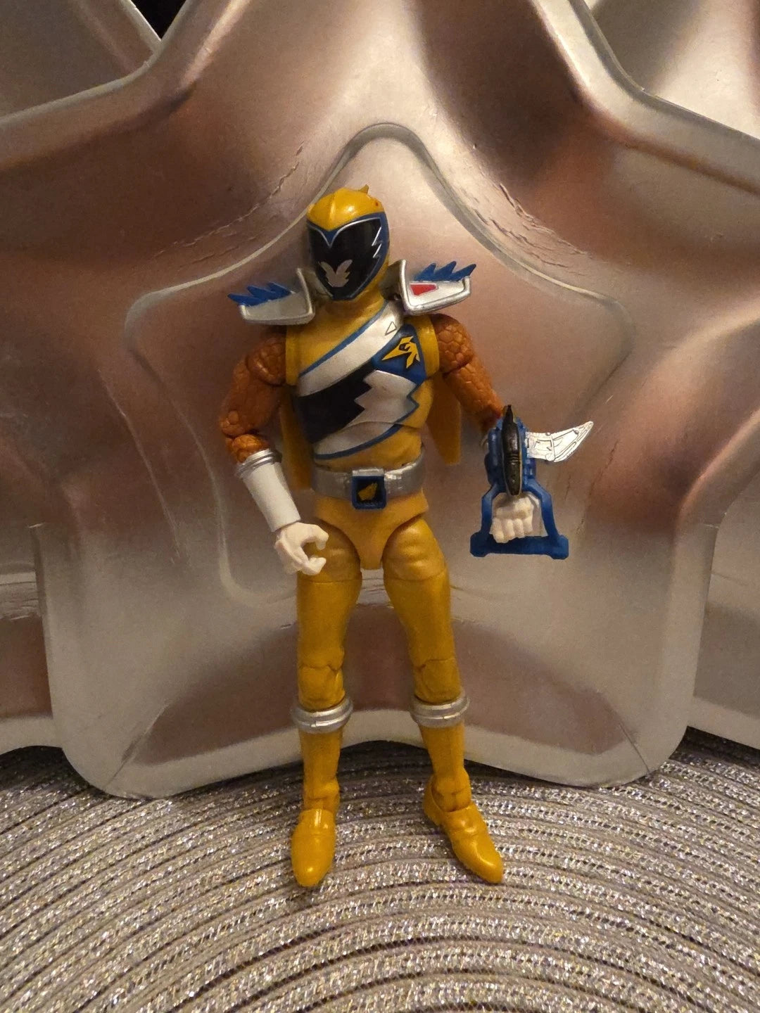 Power Rangers Lightning Collection Dino Charge Gold Ranger 6” Action Figure