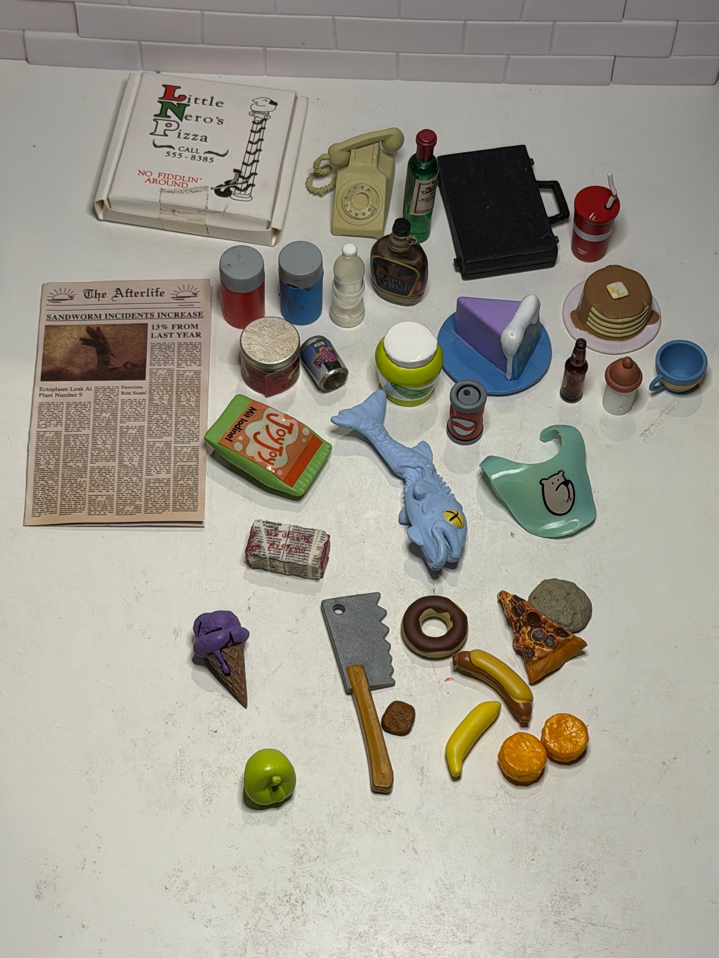1 /12 Scale Kitchen, Food & Household Accessories Lot – 33 Pieces – Action Figure Diorama Props