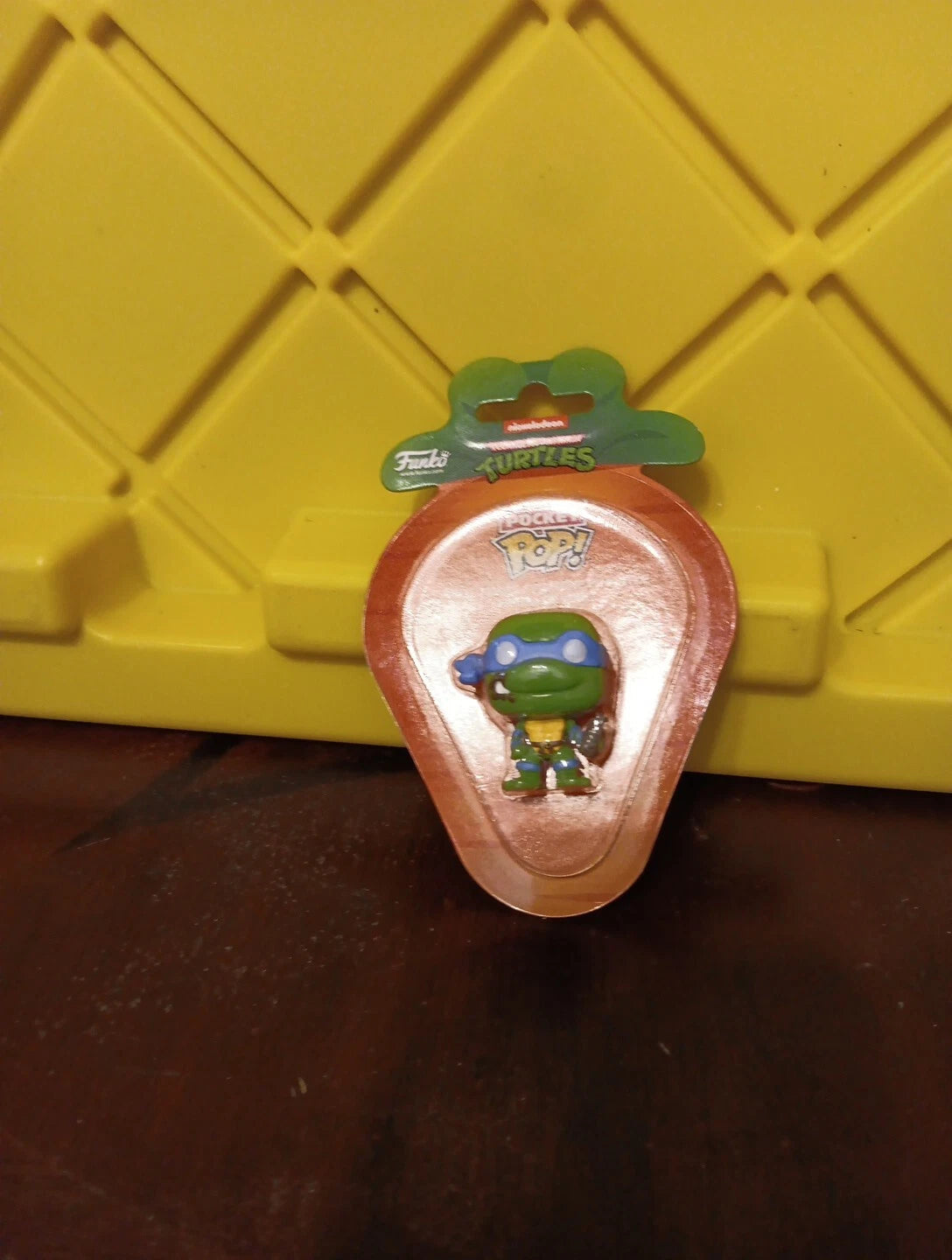 NEW, TEENAGE MUTANT NINJA TURTLES Carrot Pocket Pop! Vinyl Figure, Leonardo