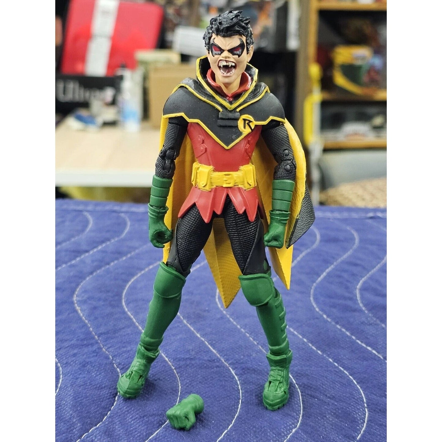 Vampire Robin McFarlane DC Multiverse Gold Label: DC vs Vampires