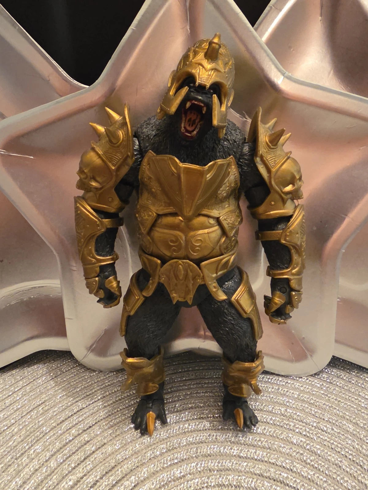 Mcfarlane Gorilla Grodd Gold Armor Action Figure Injustice 2