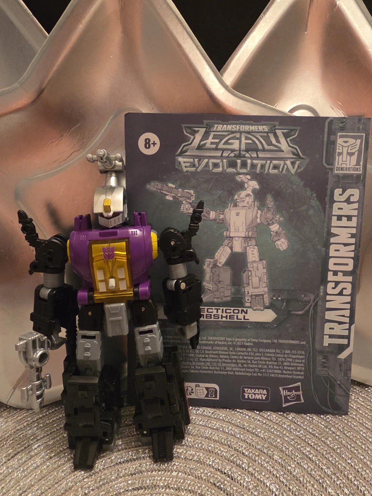 Transformers Legacy Bombshell Deluxe generations insecticon Evolution