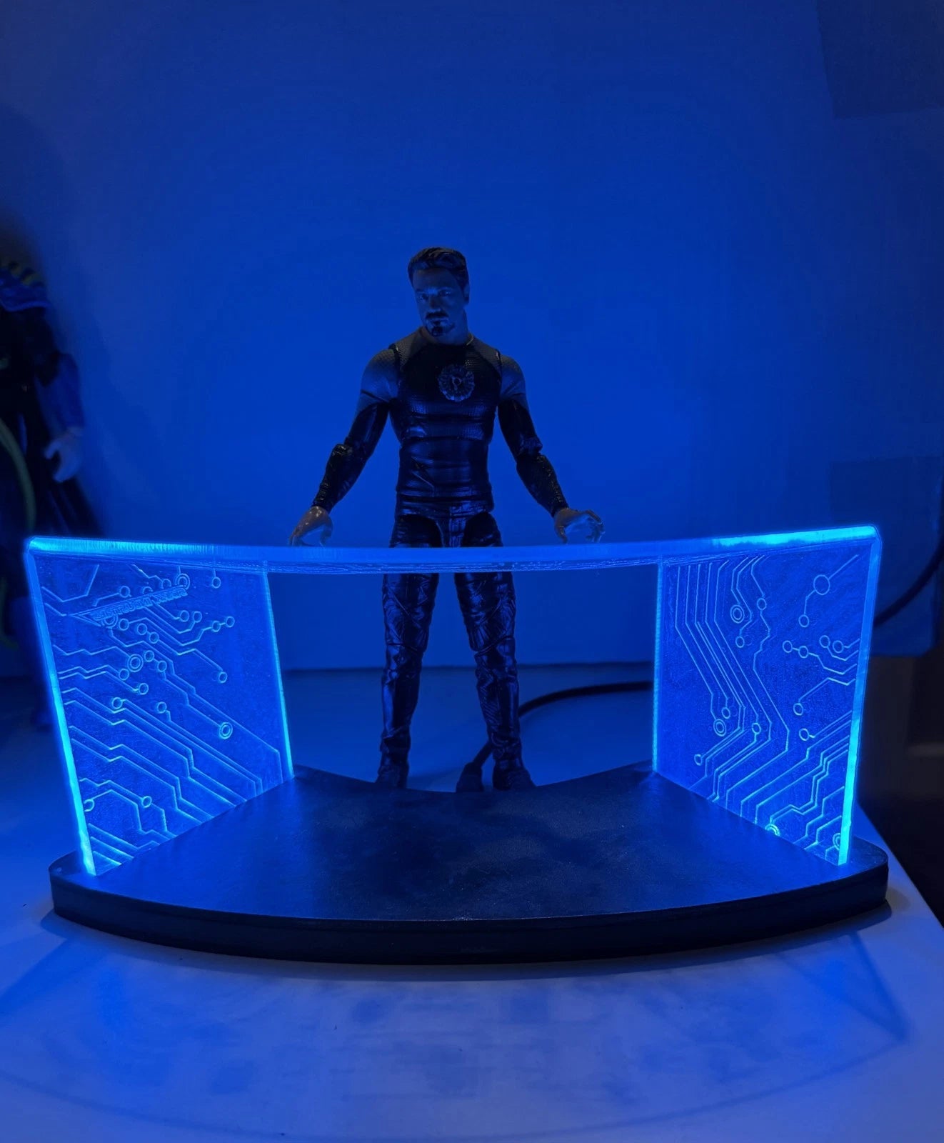 Custom TONY STARK w/ Light-Up Work Bench Marvel Legends MCU IRON MAN