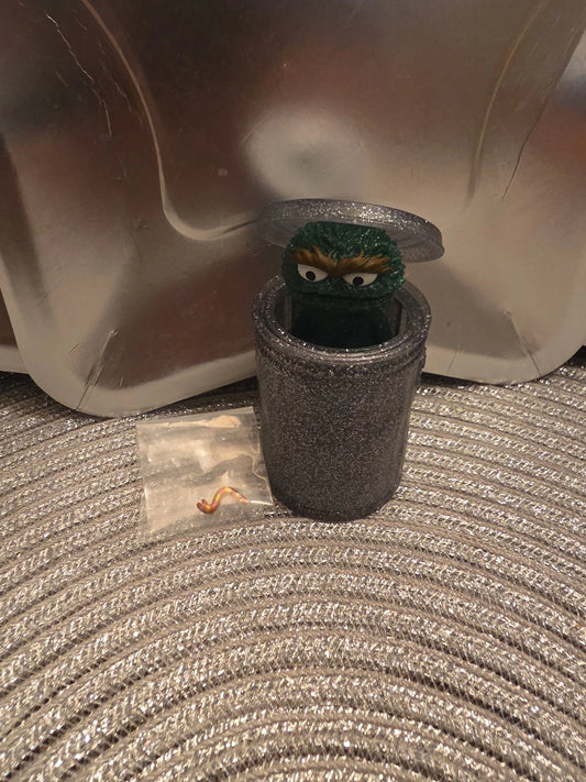 Super7 Reaction Blind Box Mystery Glitter Oscar The Grouch Figure w/ Slimey Worm