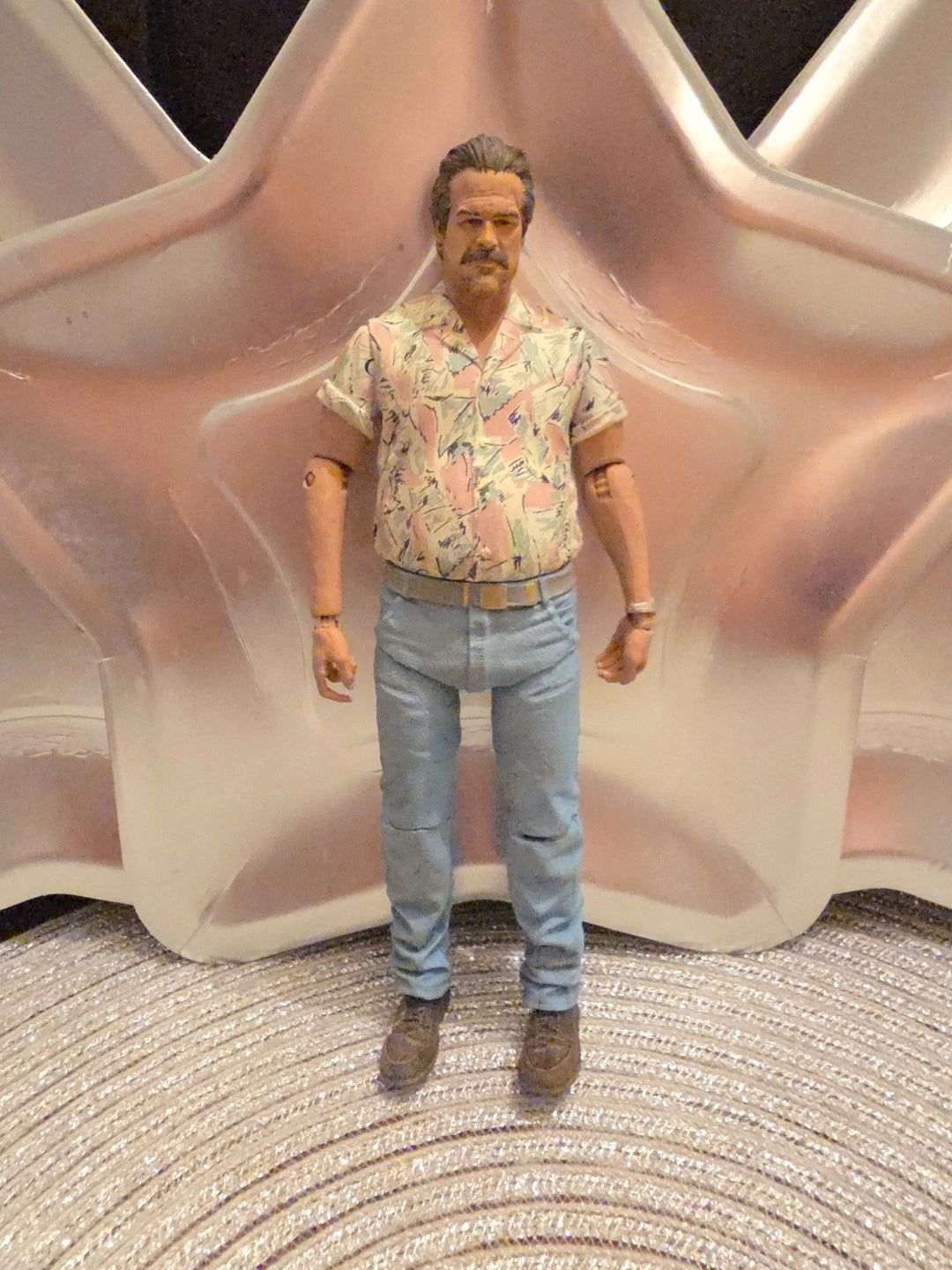 Stranger Things Chief Hopper in Hawaiian Shirt - Action Figure - McFarlane Toys