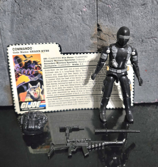 GI JOE ~ 1997 SNAKE EYES v8 ~ 15th ANNIVERSARY ~ COMMANDO TEAM ~ 100% & CARD