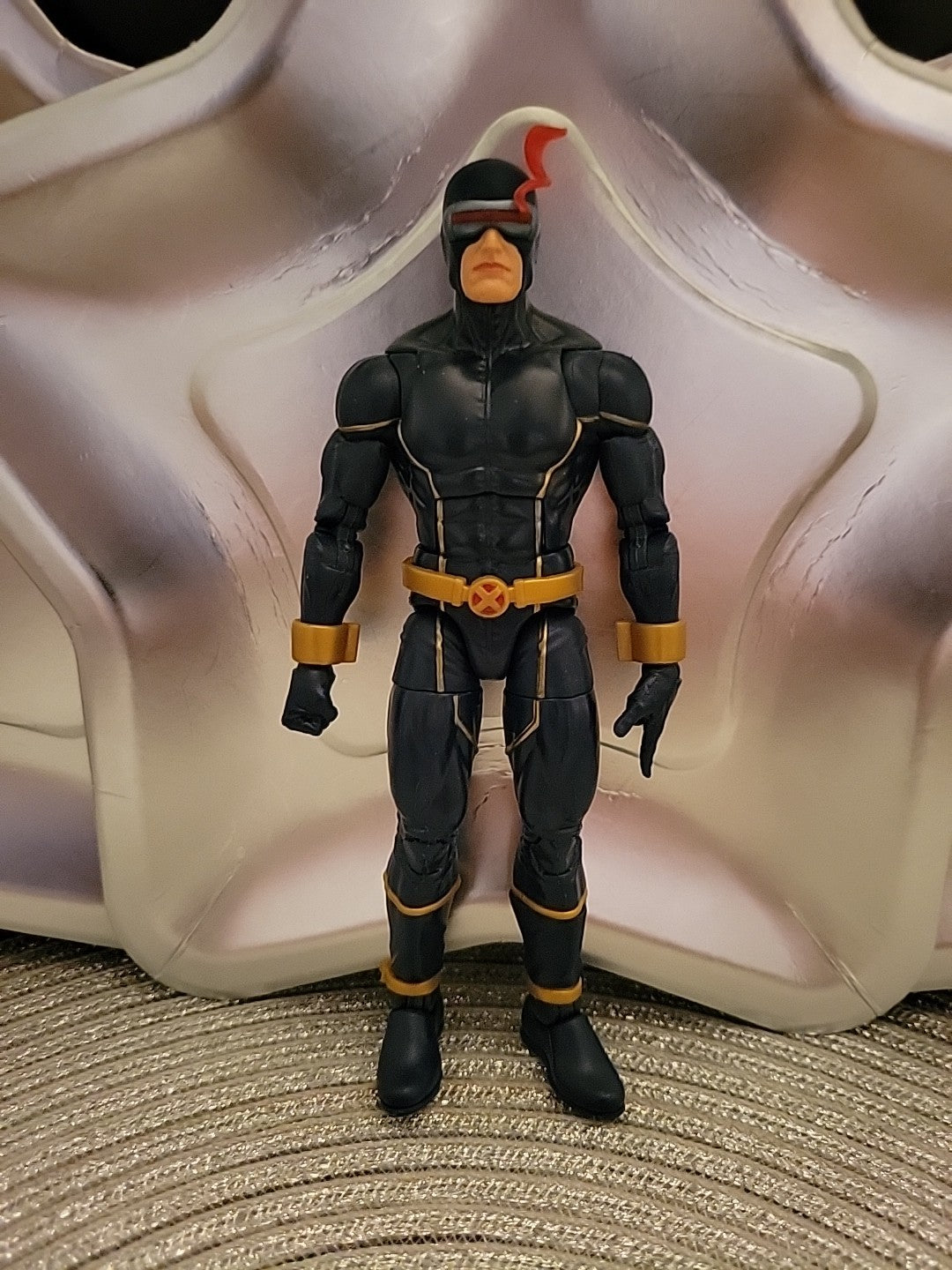Marvel Legends Astonishing X-Men Cyclops Figure
