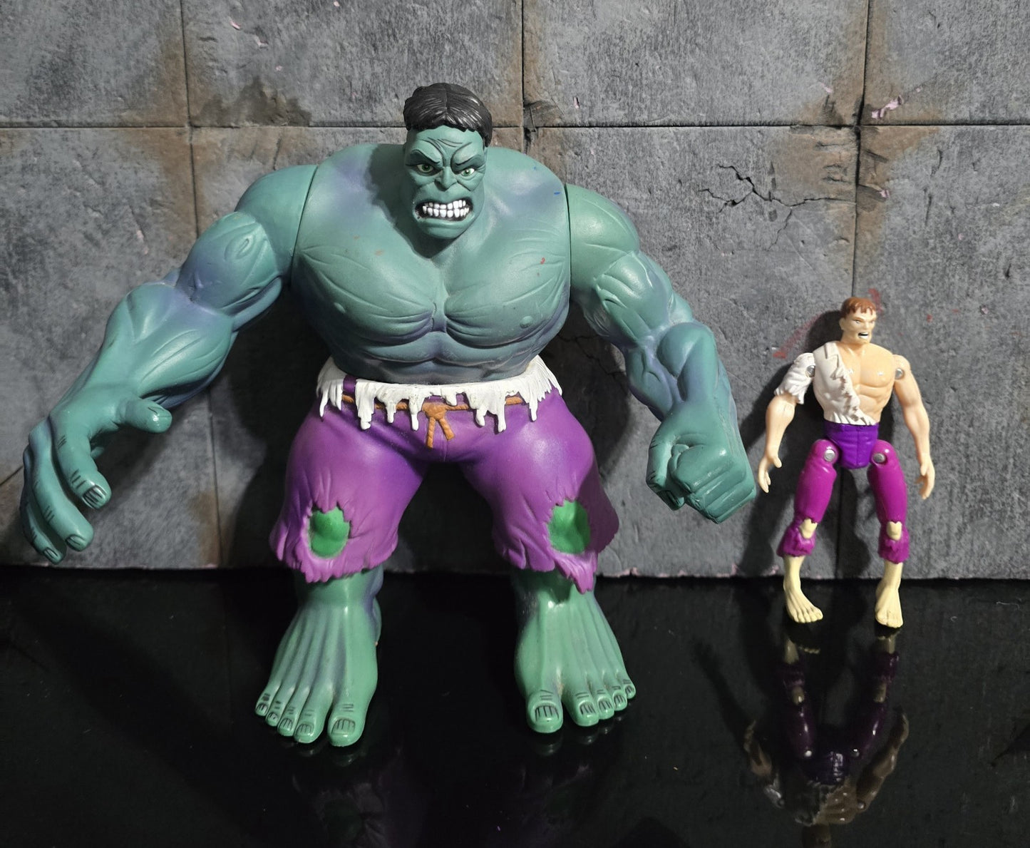 Marvel's The Incredible Hulk Savage Hulk Transforming 1996 Action Figure