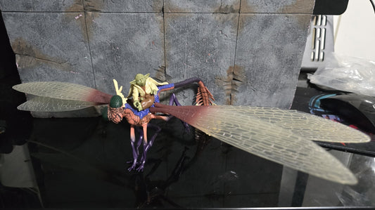 2005 HASBRO--STAR WARS--YODA ON CAN CELL FLY FIGURE 3.75