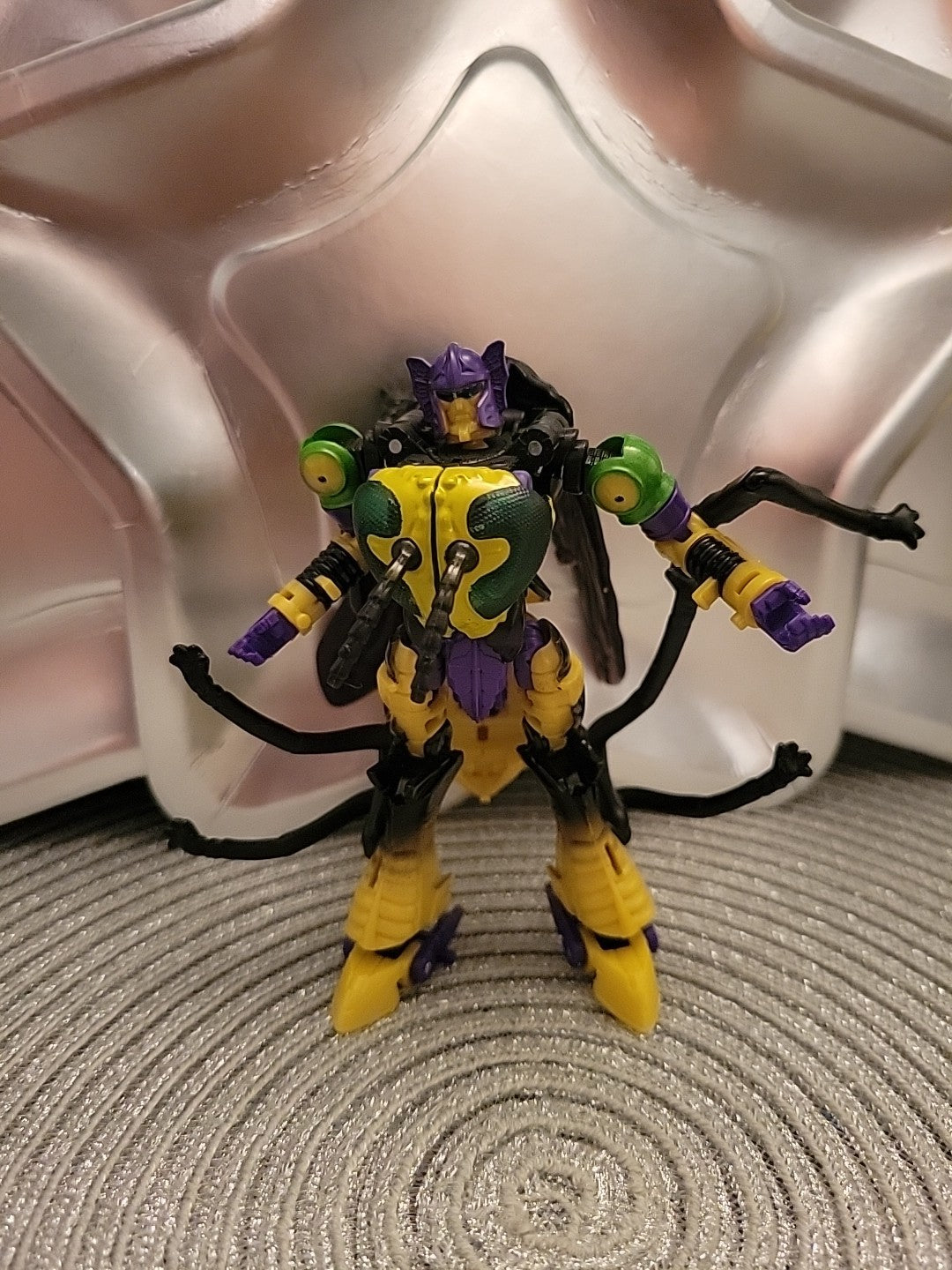 Transformers Buzzsaw Legacy Deluxe Class