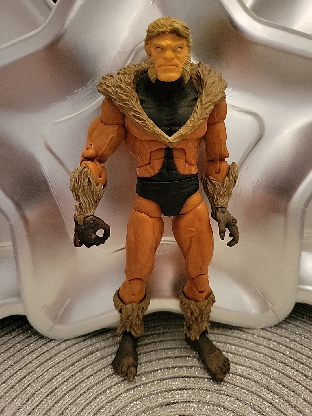 ToyBiz Marvel Legends Face-Off SABRETOOTH