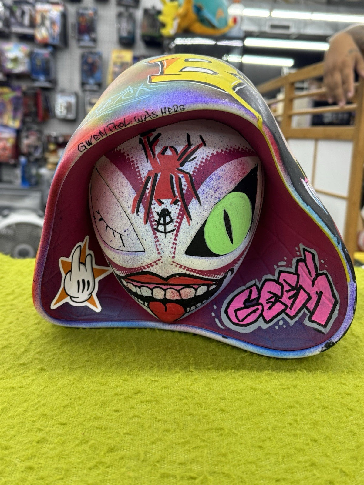 Custom Graffiti Spider Gwen Head SpiderMan Spider-Verse Popcorn bucket Helmet