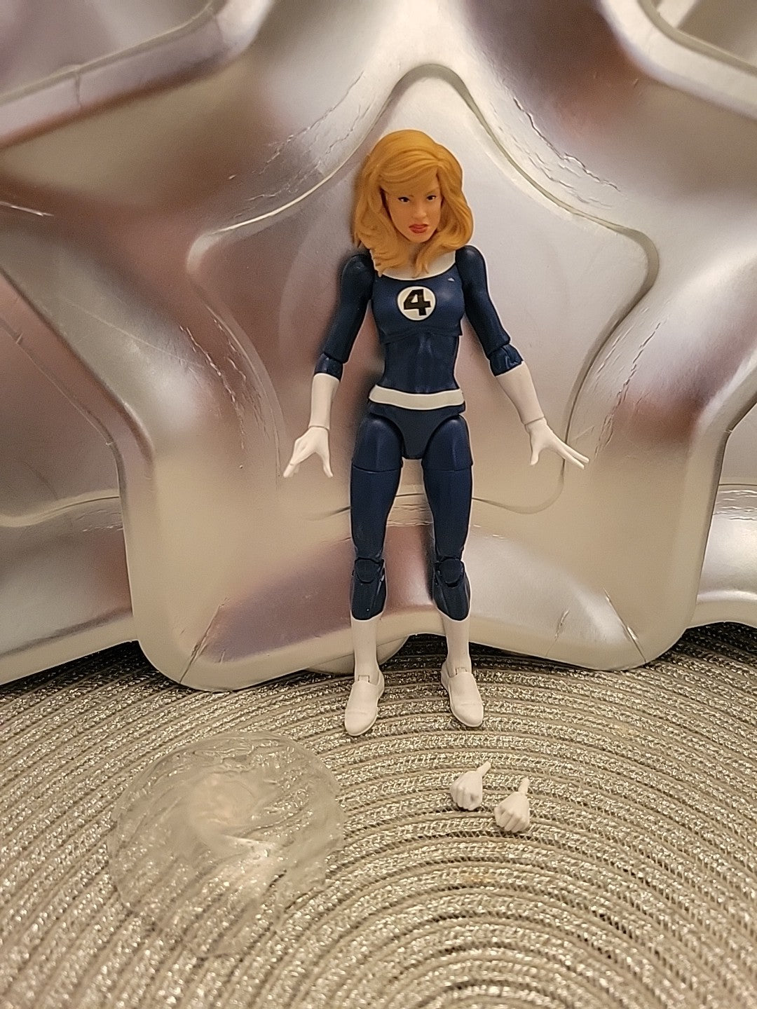 INVISIBLE WOMAN Marvel Legends Sue Storm Fantastic Four Retro Hasbro