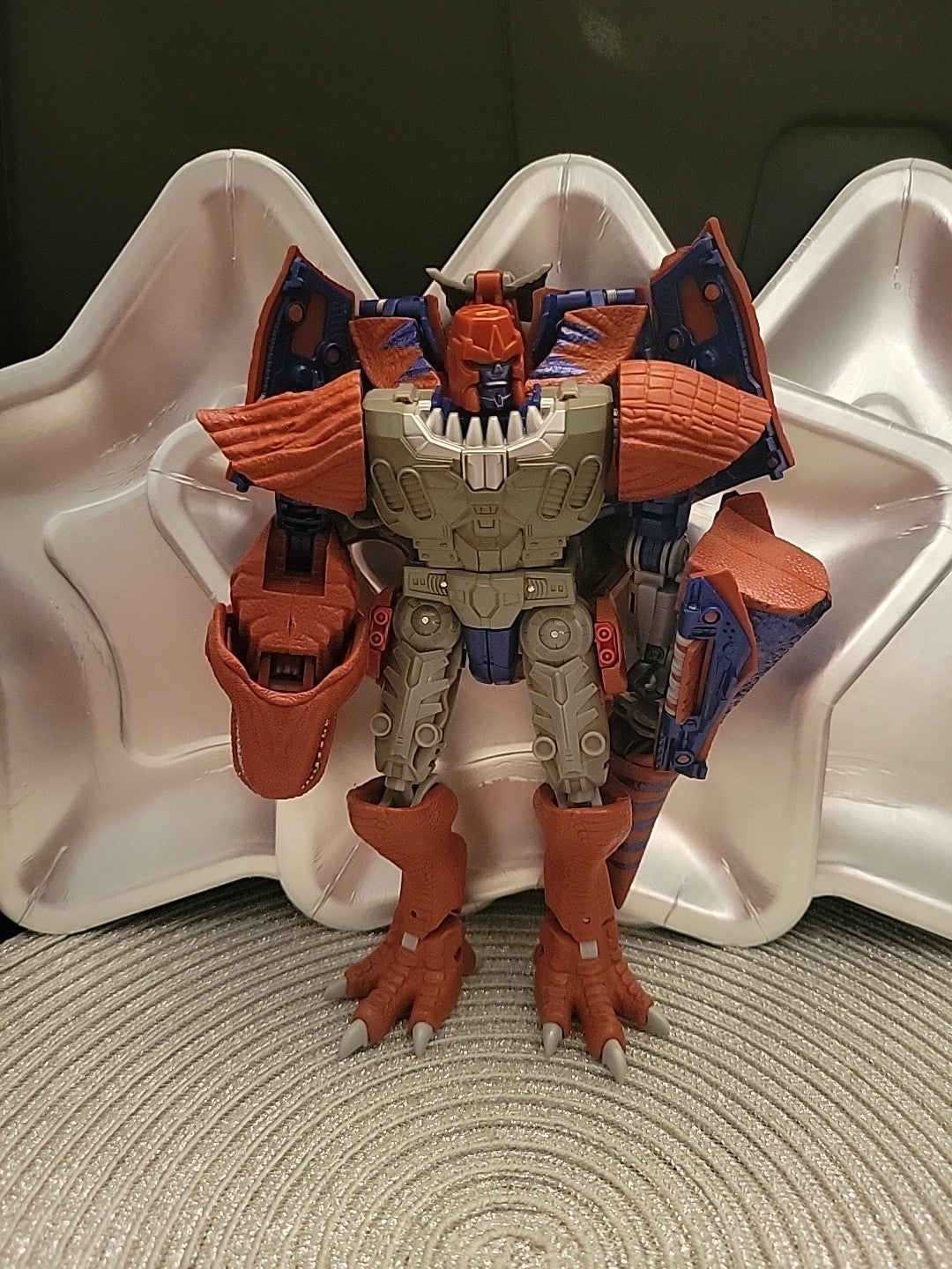 Hasbro Transformers War for Cybertron Kingdom Leader Maximal T-wrecks Figure