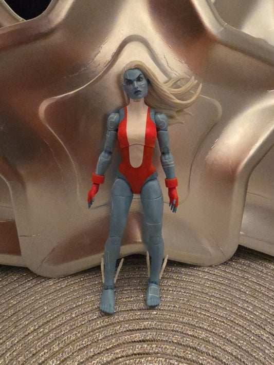 HASBRO MARVEL LEGENDS 6" Figure NAMORITA