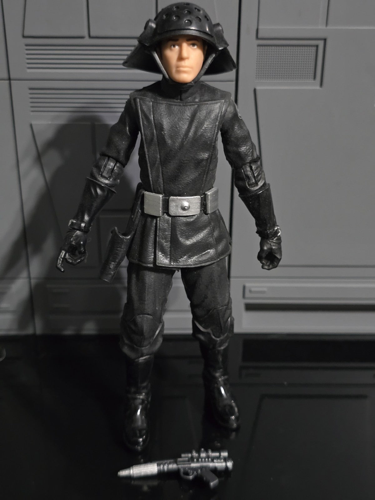 STAR WARS  40TH BLACK SERIES DEATH SQUAD COMMANDER 6 IN. LOOSE COMPLETE