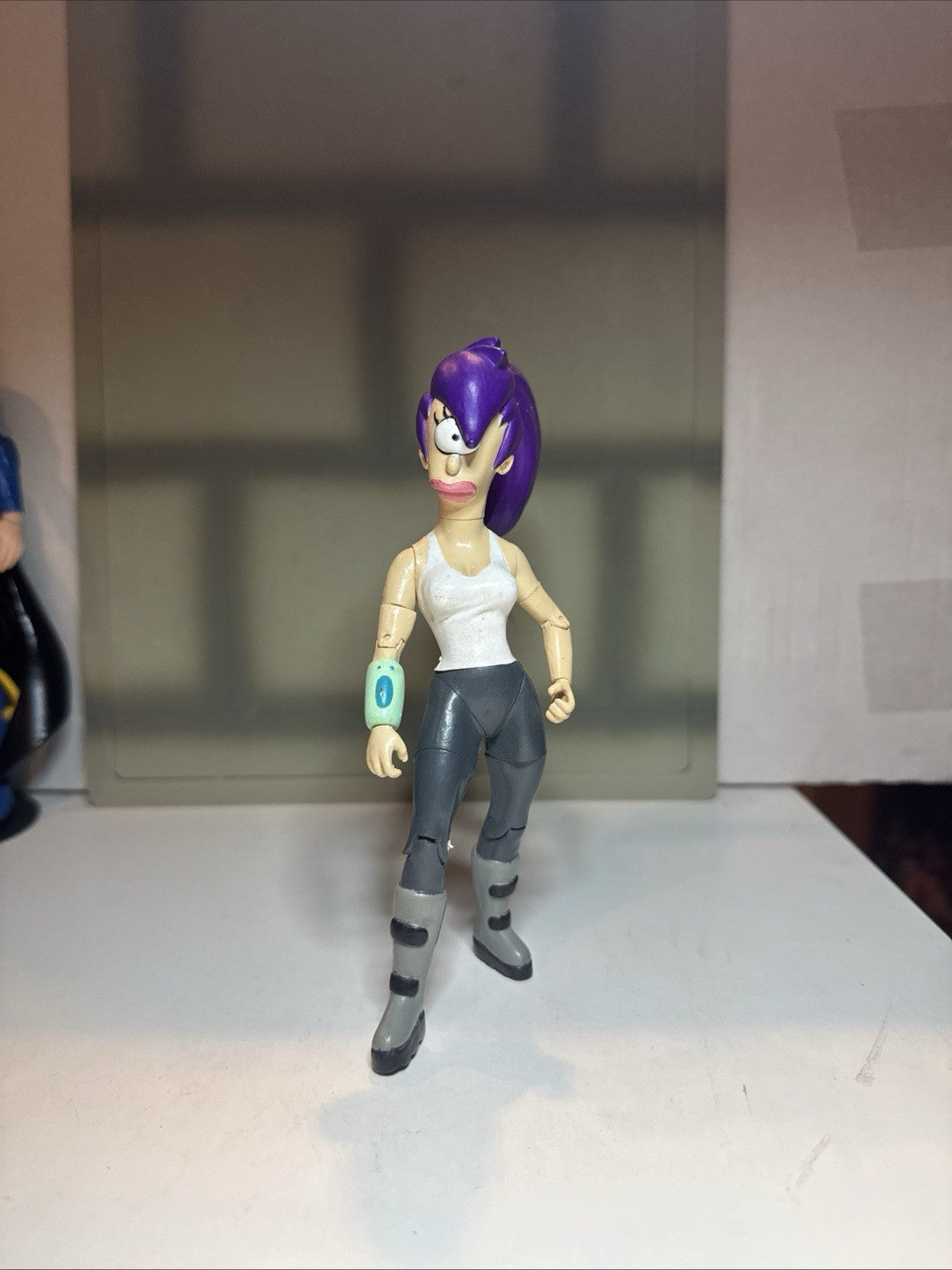 Futurama Turanga Leela figure stand Moore Collectibles loose