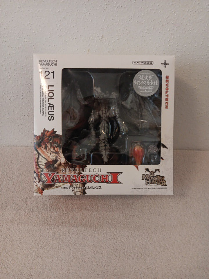 Azure rathalos revoltech capcom monster hunter figurine YAMAGUCH 1
