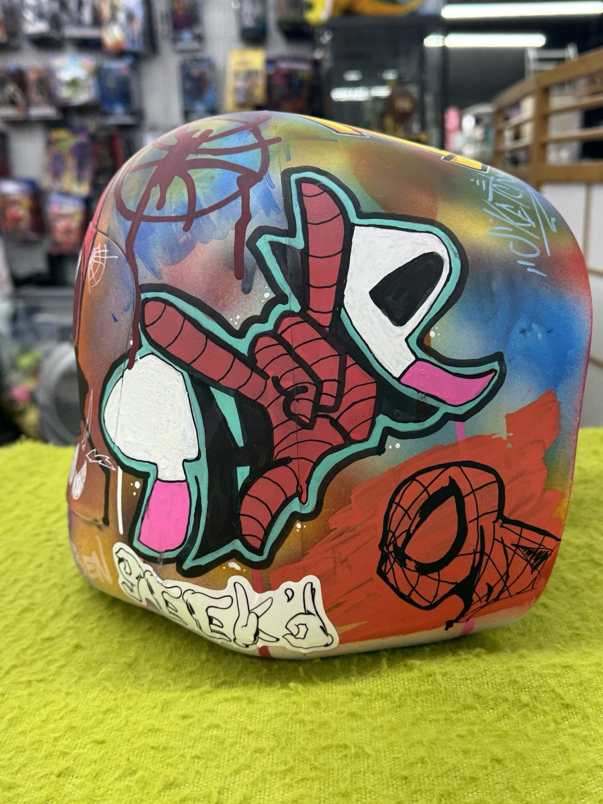 Custom Graffiti Spider Gwen Head SpiderMan Spider-Verse Popcorn bucket Helmet