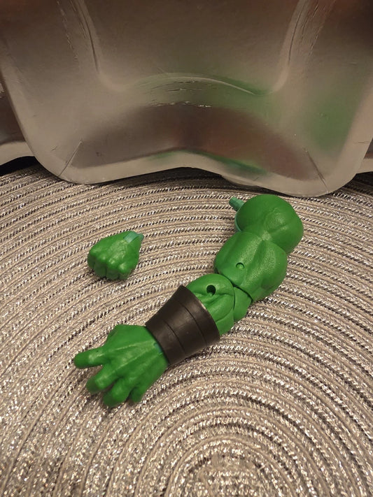 Marvel Legends BAF Totally Awesome Hulk Left Arm Hand