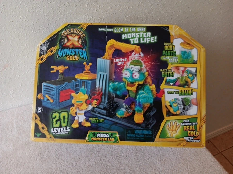 Treasure X Monster Gold Mega Monster Lab Action Figures Glow In The Dark