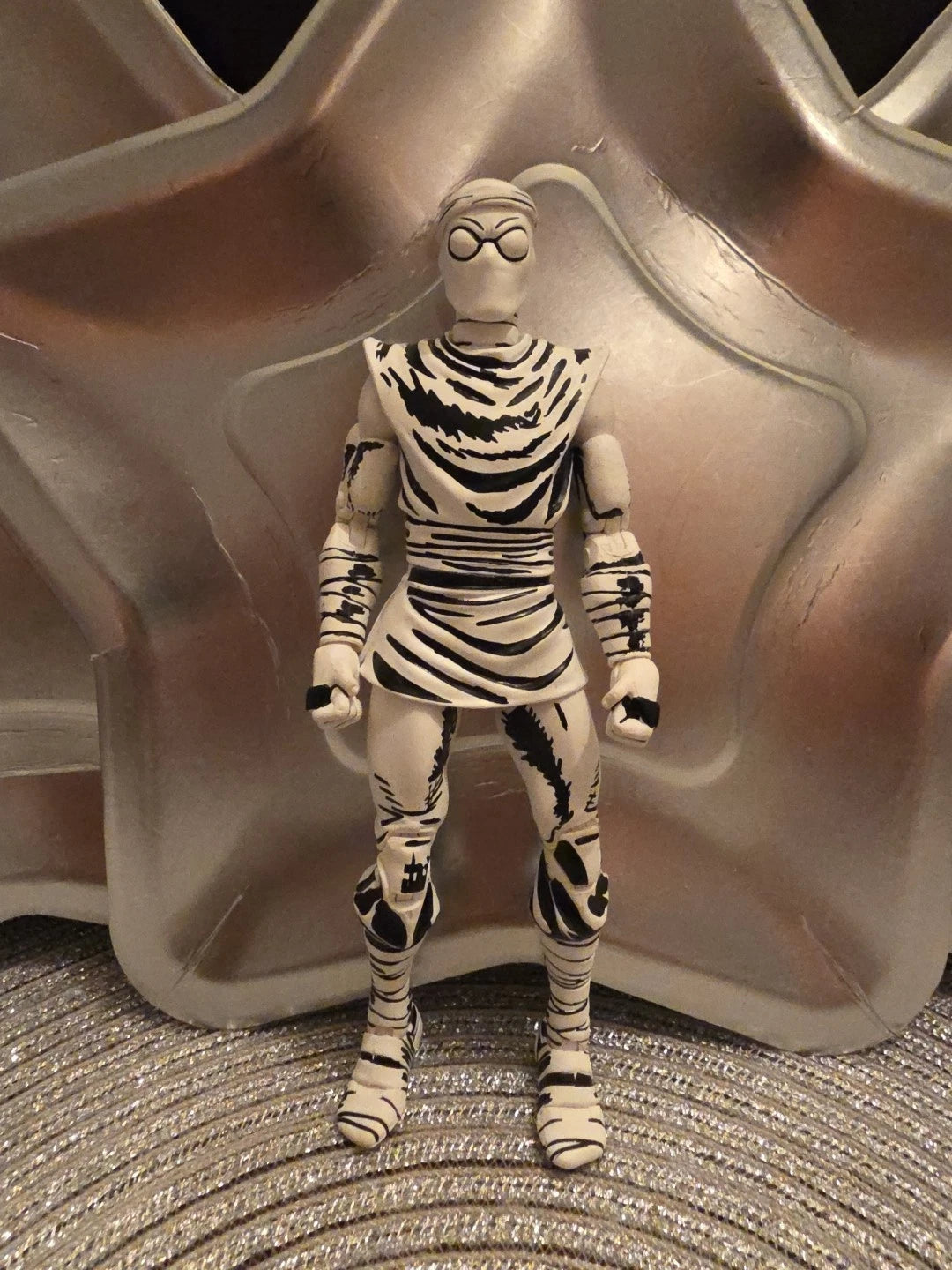 NECA Teenage Mutant Ninja Turtles TMNT Black & White Edition Foot Ninja Soldier