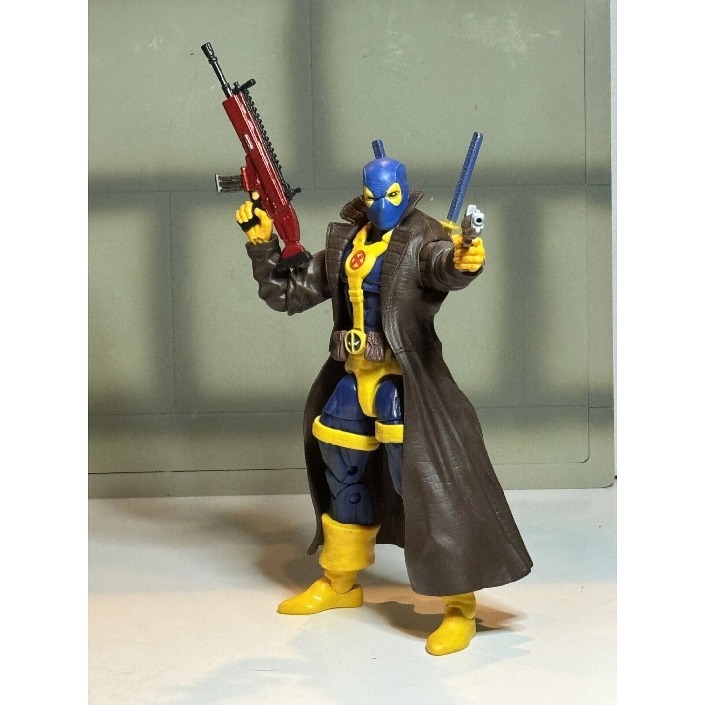 Custom X-MEN DEADPOOL w/ Trench MARVEL LEGENDS MADCAP BAF SAURON
