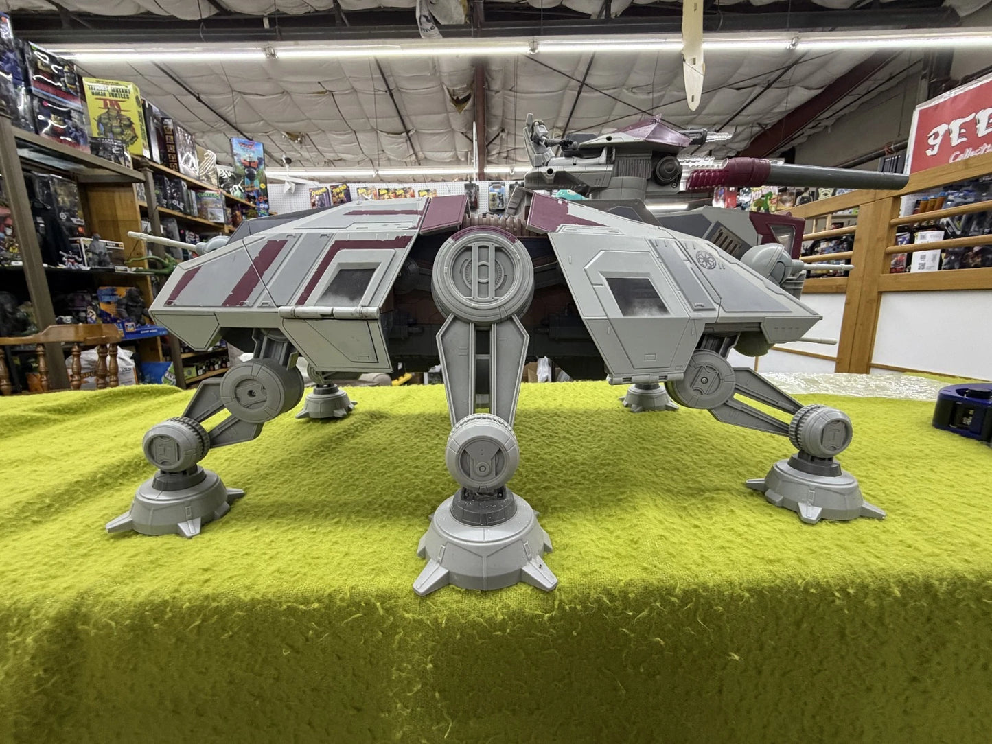 Star Wars Clone Wars At-te Walker 2008 w/ Clone Troopers & Commanders