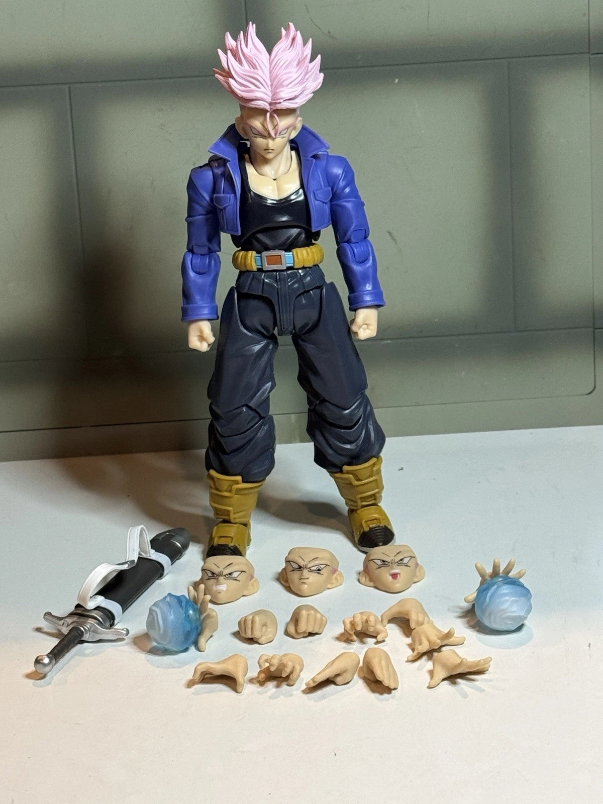 Custom Super Saiyan Pink Rose Future Trunks Figuarts w/ SSS head tonsenarttoys
