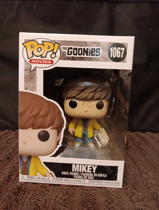 Funko Pop! Vinyl: The Goonies - Mikey #1067 Vinyl Figure + Protector