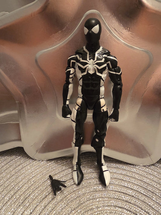 Hasbro Marvel Legends Future Foundation Spider-Man Stealth Suit Figure