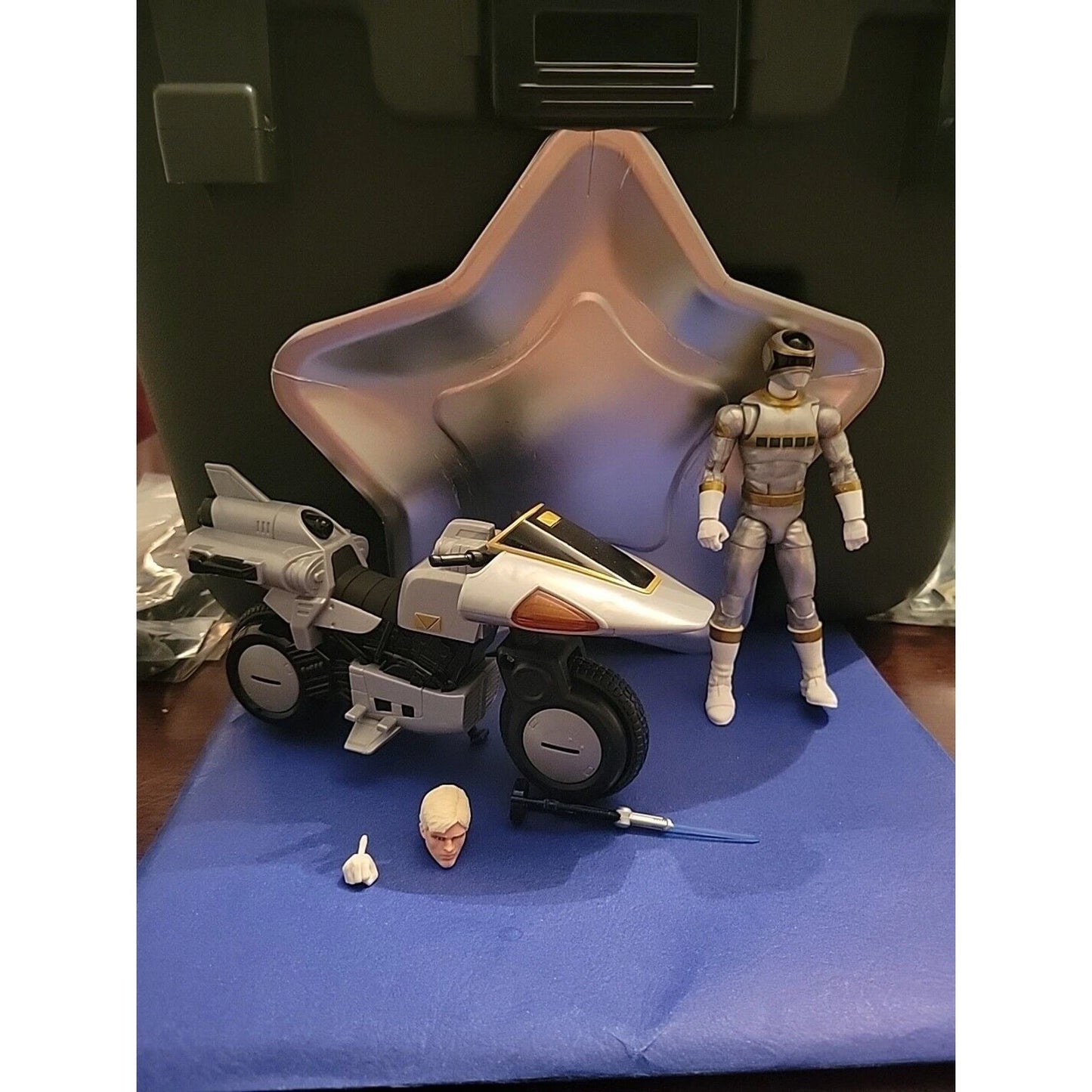 Power Rangers Lightning Collection in Space Silver Ranger ( Missing Accessories