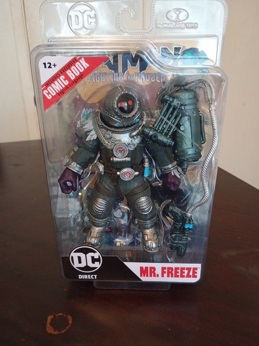 McFarlane Toys DC Direct Mr. Freeze -Batman Fighting The Frozen Page Puncher
