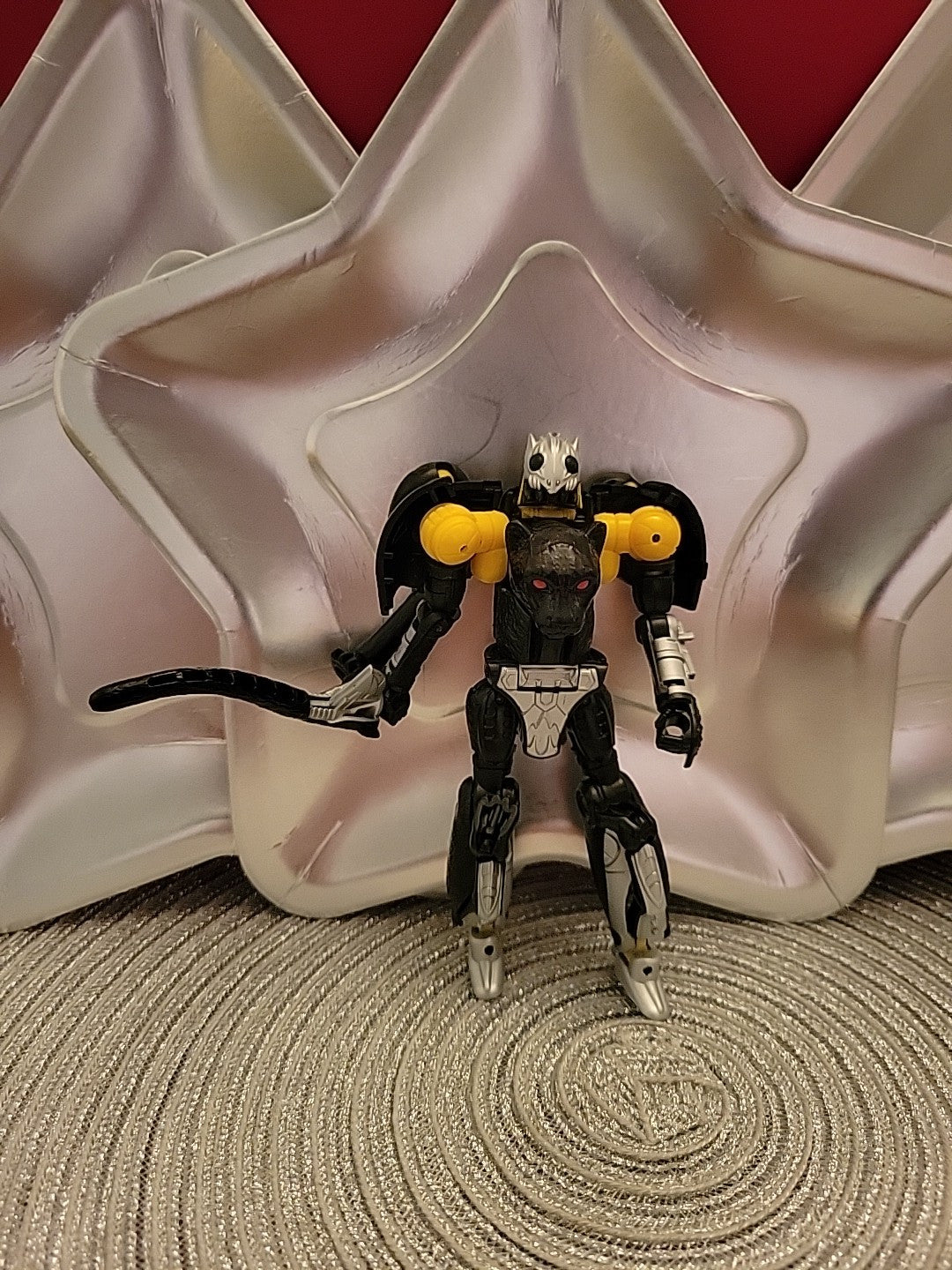 Hasbro Transformers War For Cybertron Kingdom Deluxe Class Shadow Panther